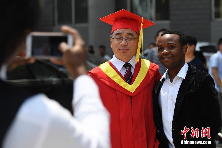 太原理工大学毕业证封皮