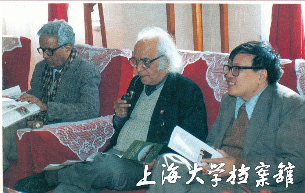 上海大学较高收费毕业证一样吗